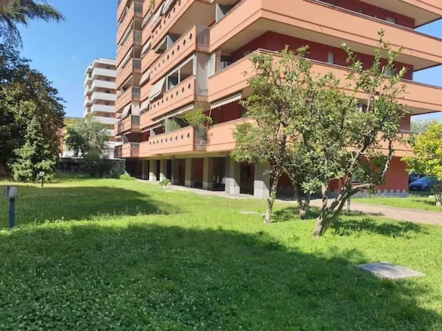 Garden Flat In Navigli Zone location